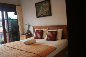 Отель Run House B&B  Убуд